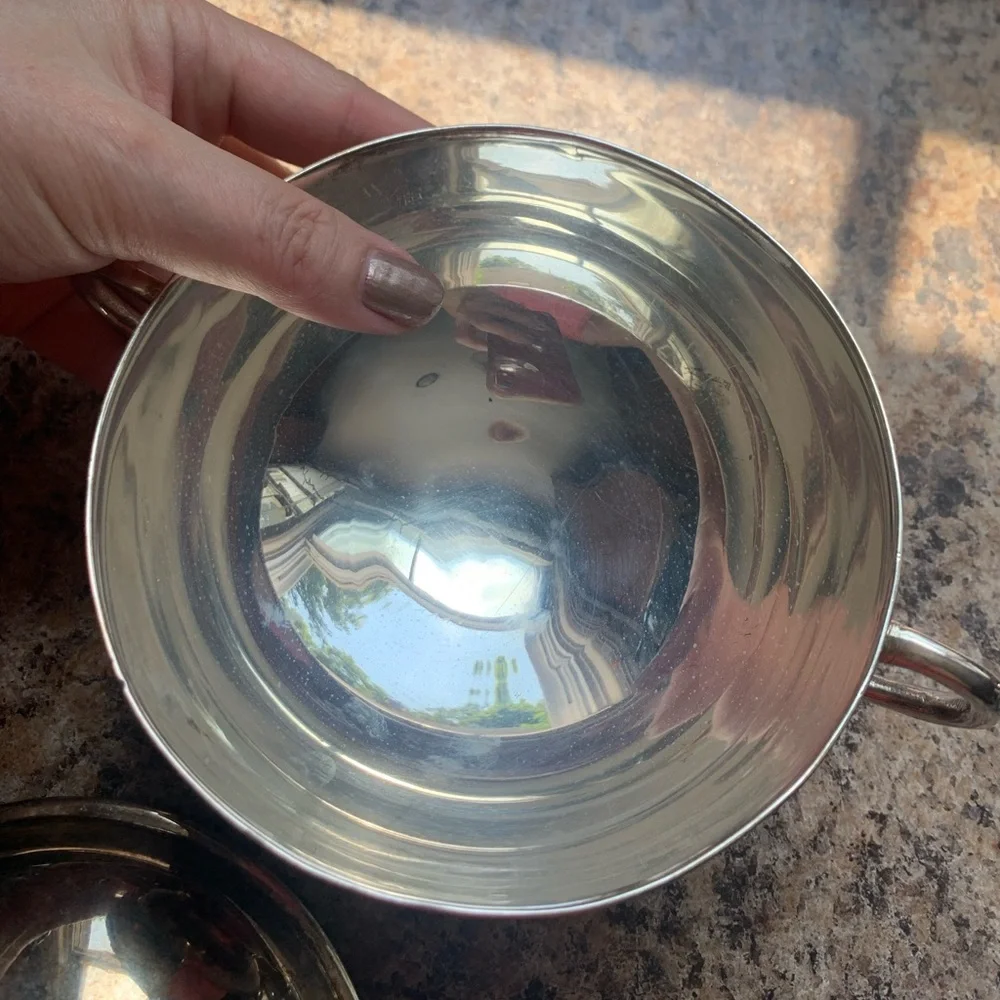 Great silver container with lid. - Picture 4 of 7